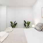 דירה Modern & Stylish Close To The *